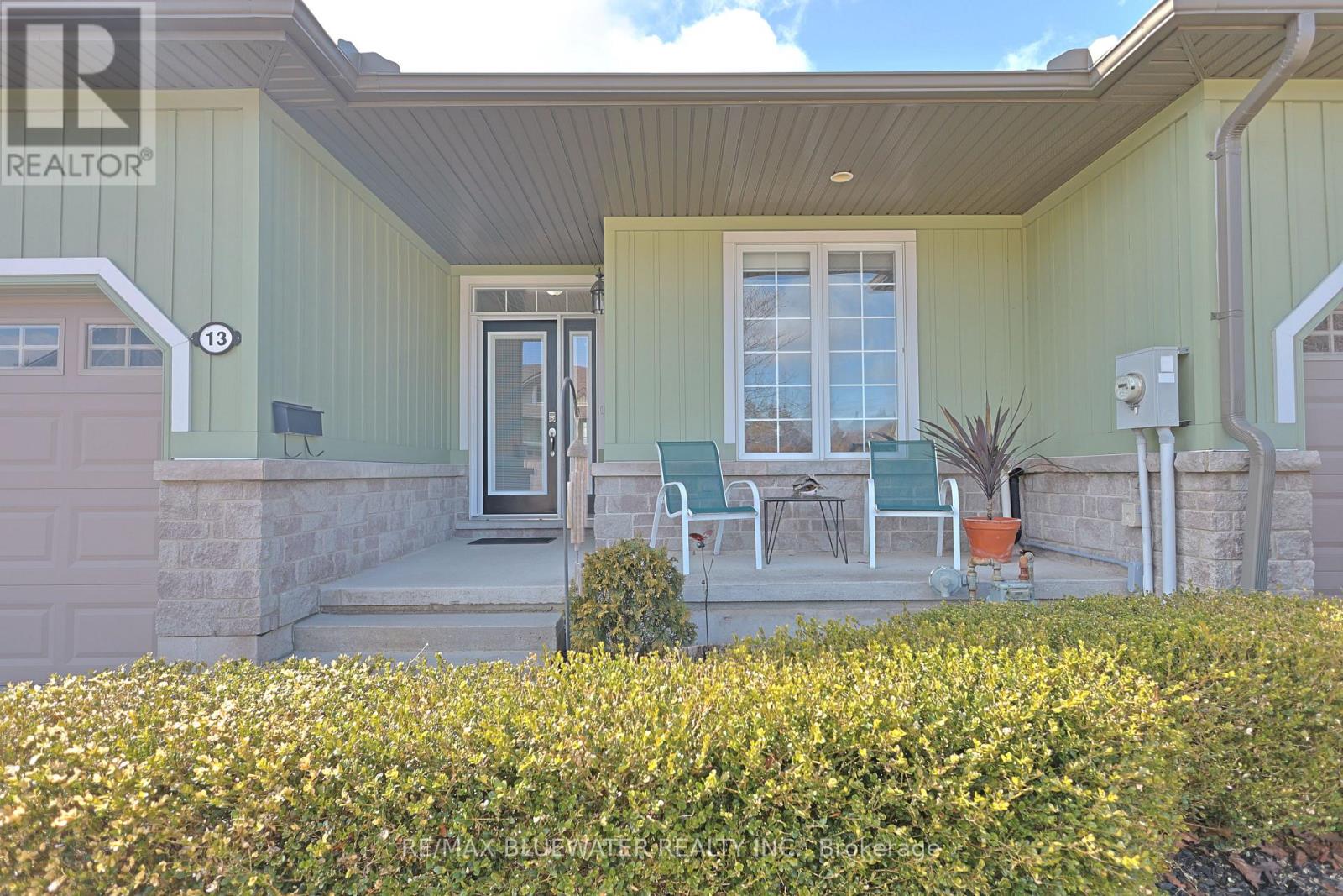 13 Oakwood Links Lane, South Huron, Ontario  N0M 1T0 - Photo 3 - X12887222