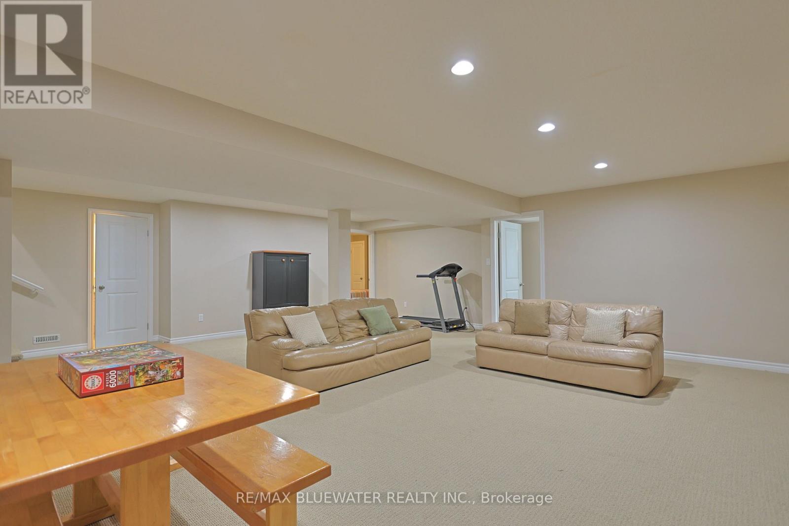 13 Oakwood Links Lane, South Huron, Ontario  N0M 1T0 - Photo 35 - X12887222