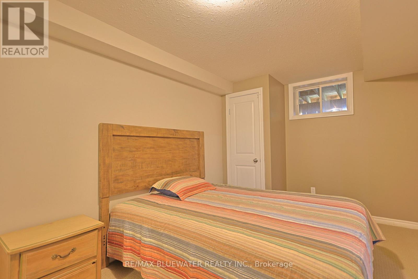 13 Oakwood Links Lane, South Huron, Ontario  N0M 1T0 - Photo 39 - X12887222