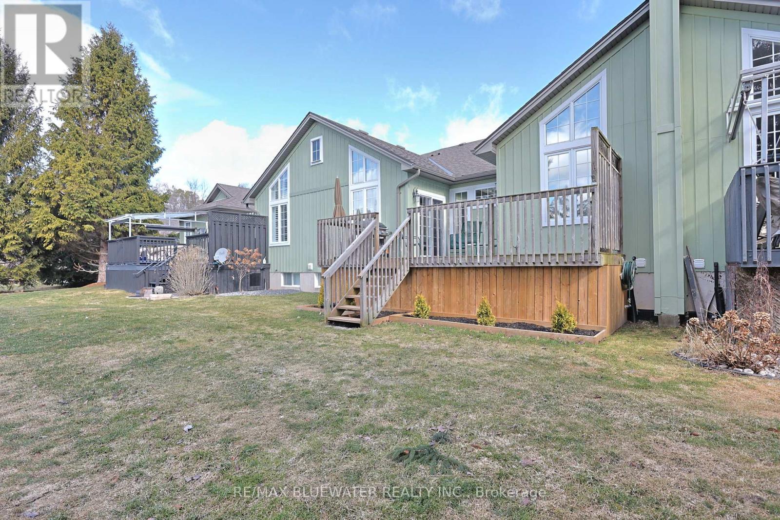 13 Oakwood Links Lane, South Huron, Ontario  N0M 1T0 - Photo 49 - X12887222