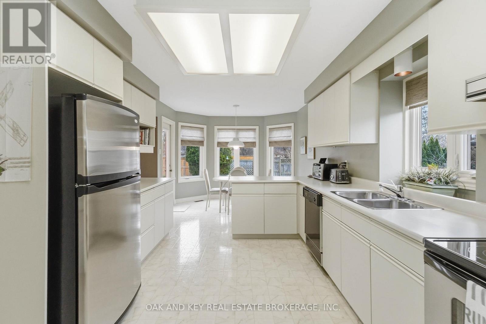 31 Green Hedge Lane, London North, Ontario  N6H 4Z3 - Photo 18 - X12887276