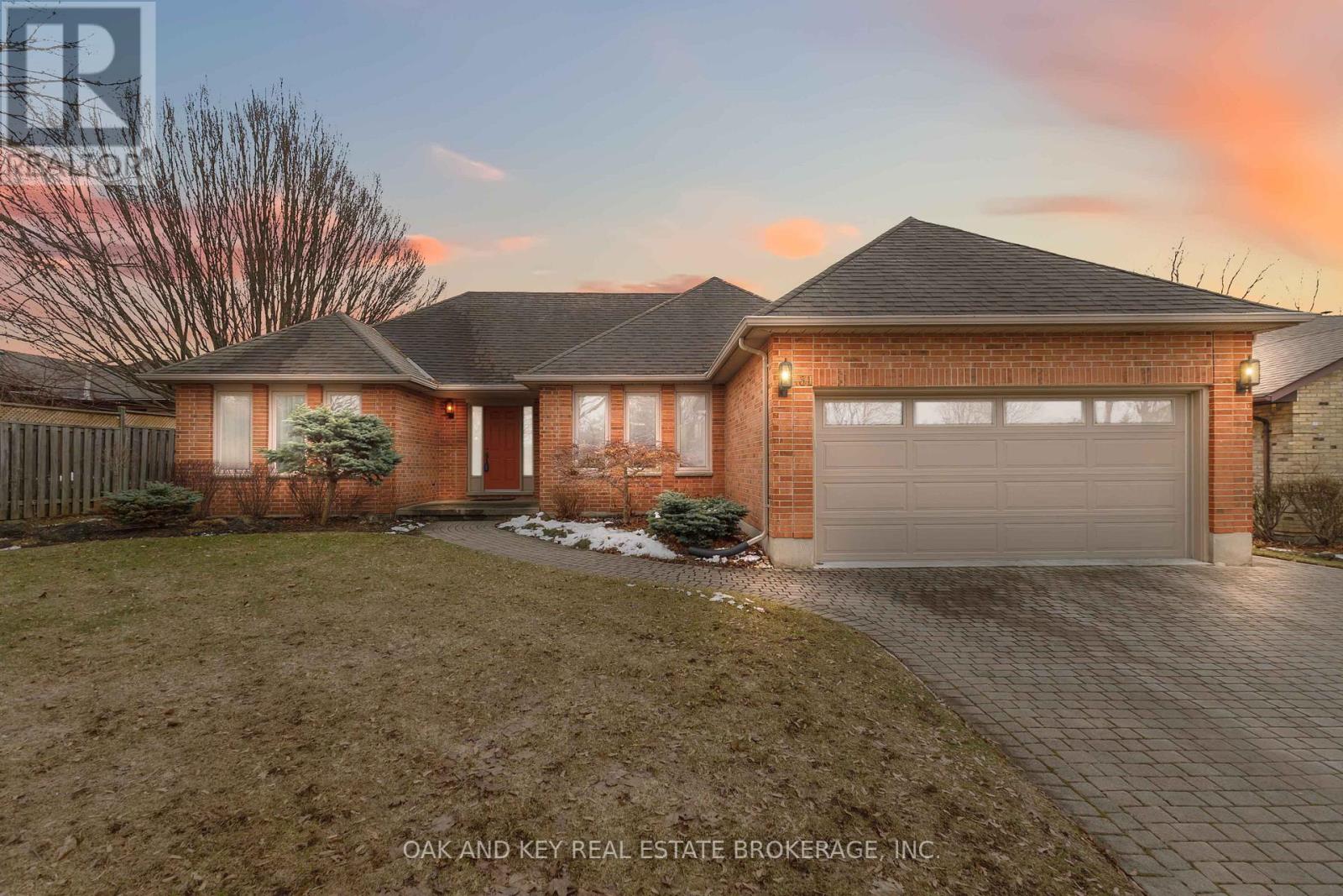 31 Green Hedge Lane, London North, Ontario  N6H 4Z3 - Photo 2 - X12887276