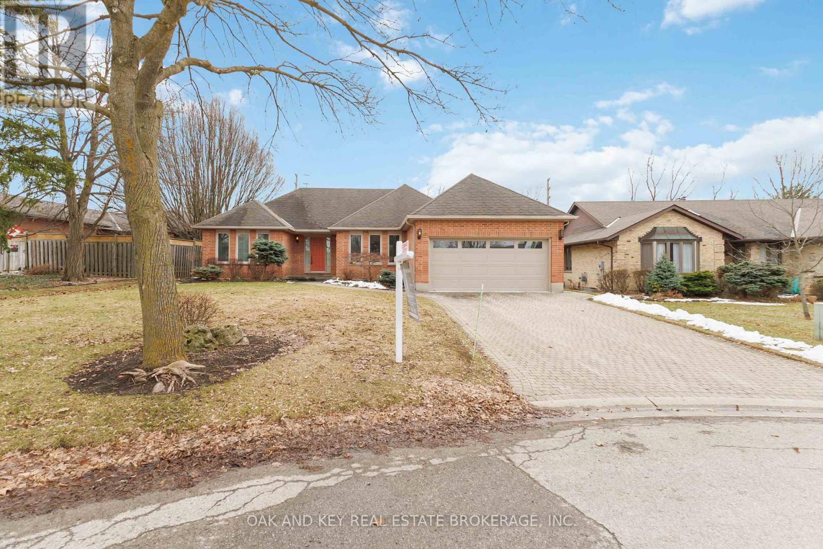 31 Green Hedge Lane, London North, Ontario  N6H 4Z3 - Photo 3 - X12887276