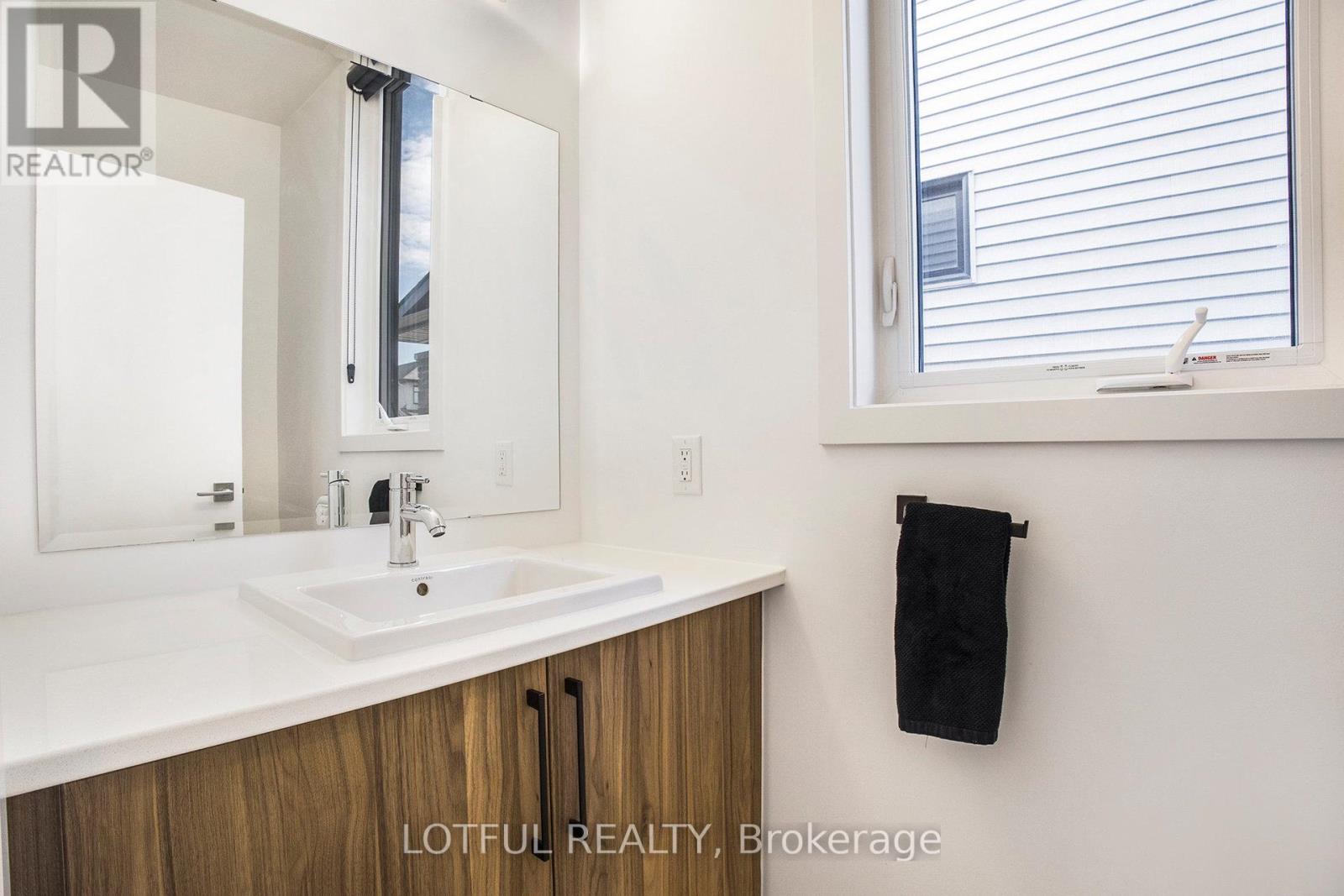 522 Ascender Avenue, Ottawa, Ontario  K1W 0R6 - Photo 16 - X12887306