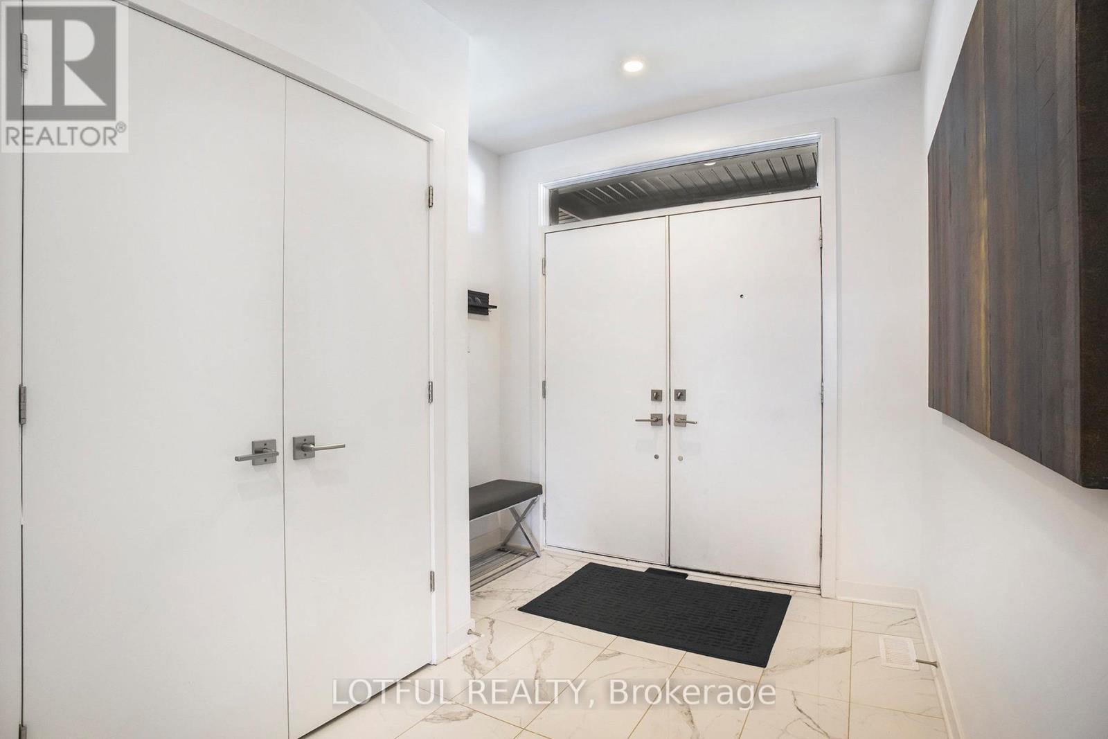 522 Ascender Avenue, Ottawa, Ontario  K1W 0R6 - Photo 3 - X12887306