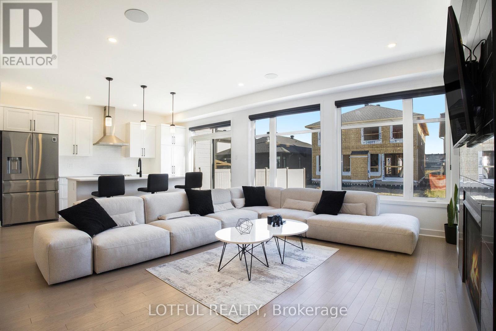 522 Ascender Avenue, Ottawa, Ontario  K1W 0R6 - Photo 5 - X12887306