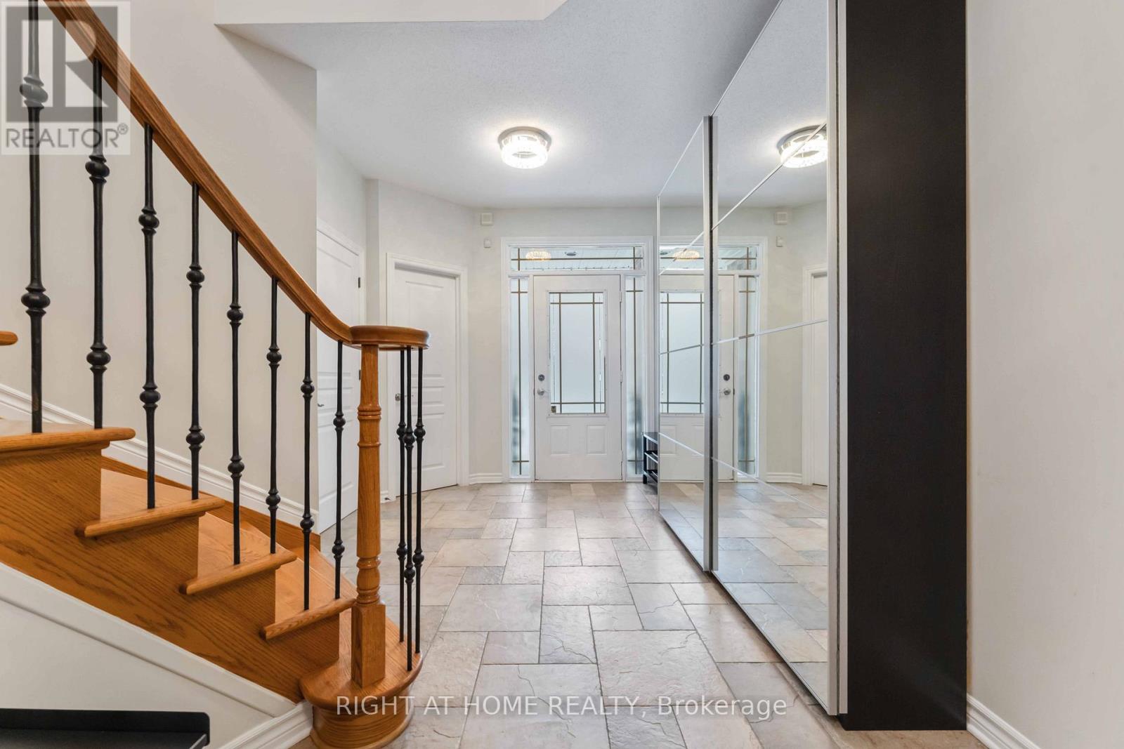 162 Saltspring Private, Ottawa, Ontario  K2M 0B1 - Photo 4 - X12887322