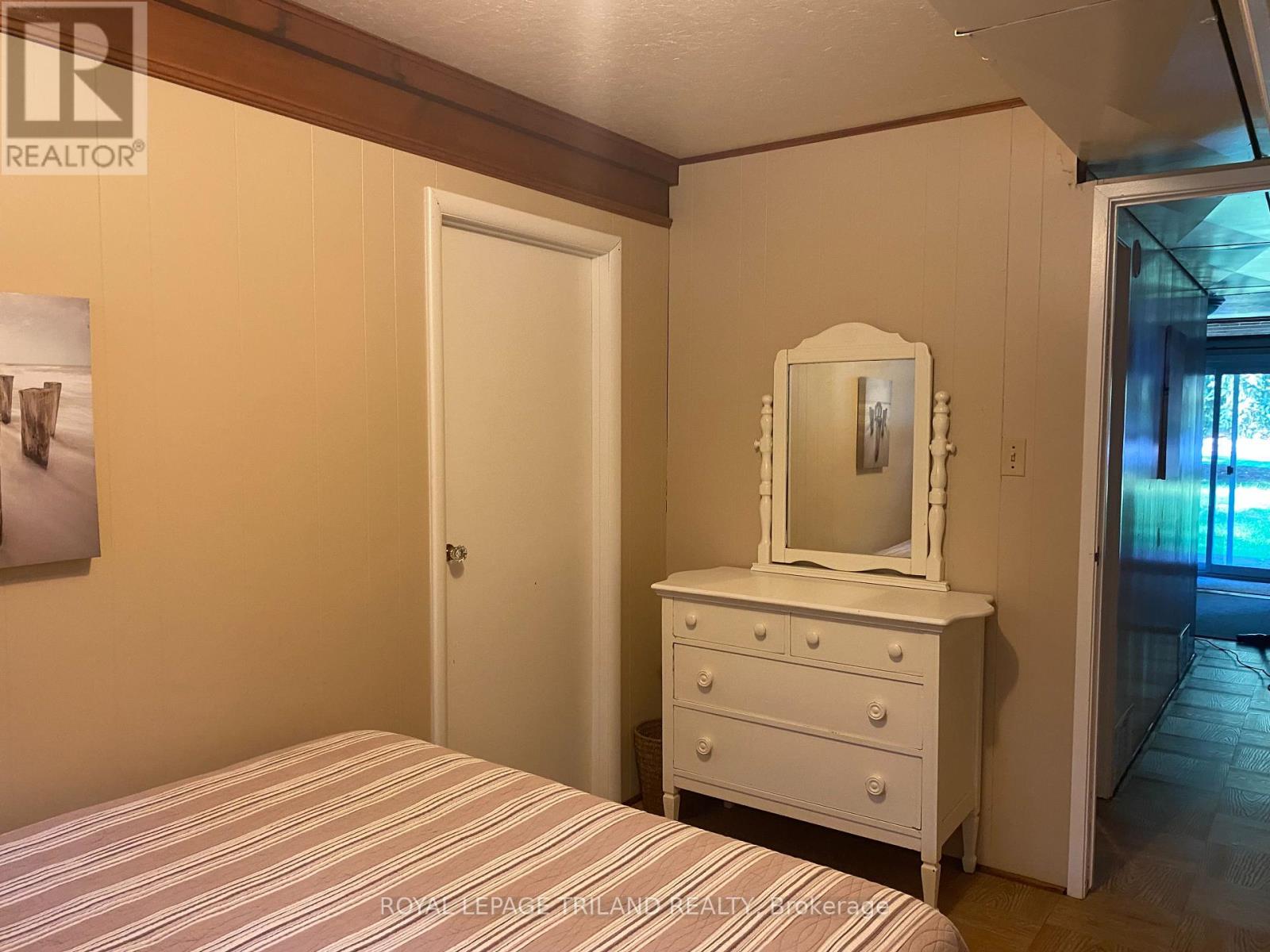 6329 William Street, Lambton Shores, Ontario  N0N 1J2 - Photo 20 - X12867660