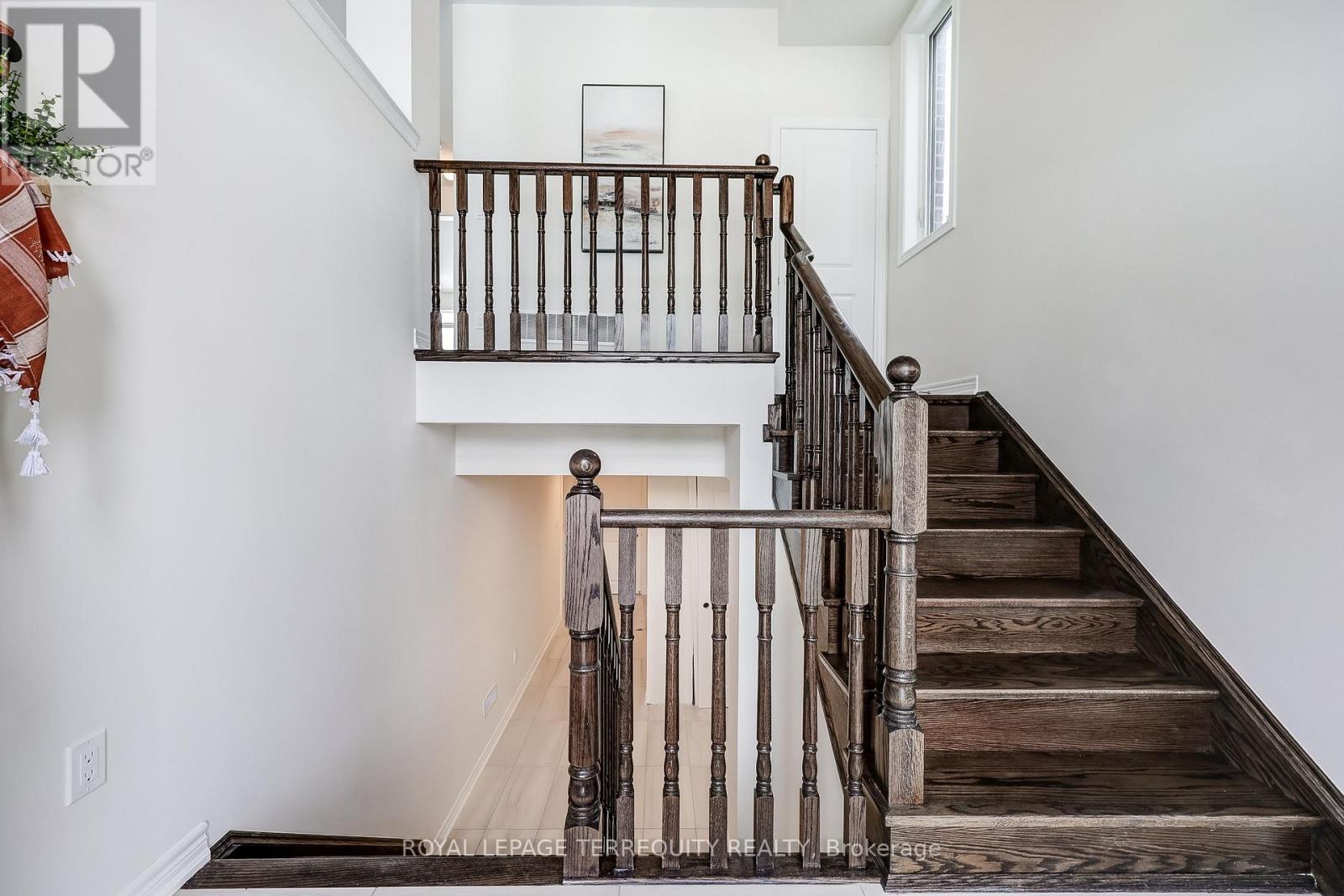 1226 Talisman Manor, Pickering, Ontario L1X 0R9 - Photo 7 - E12859644