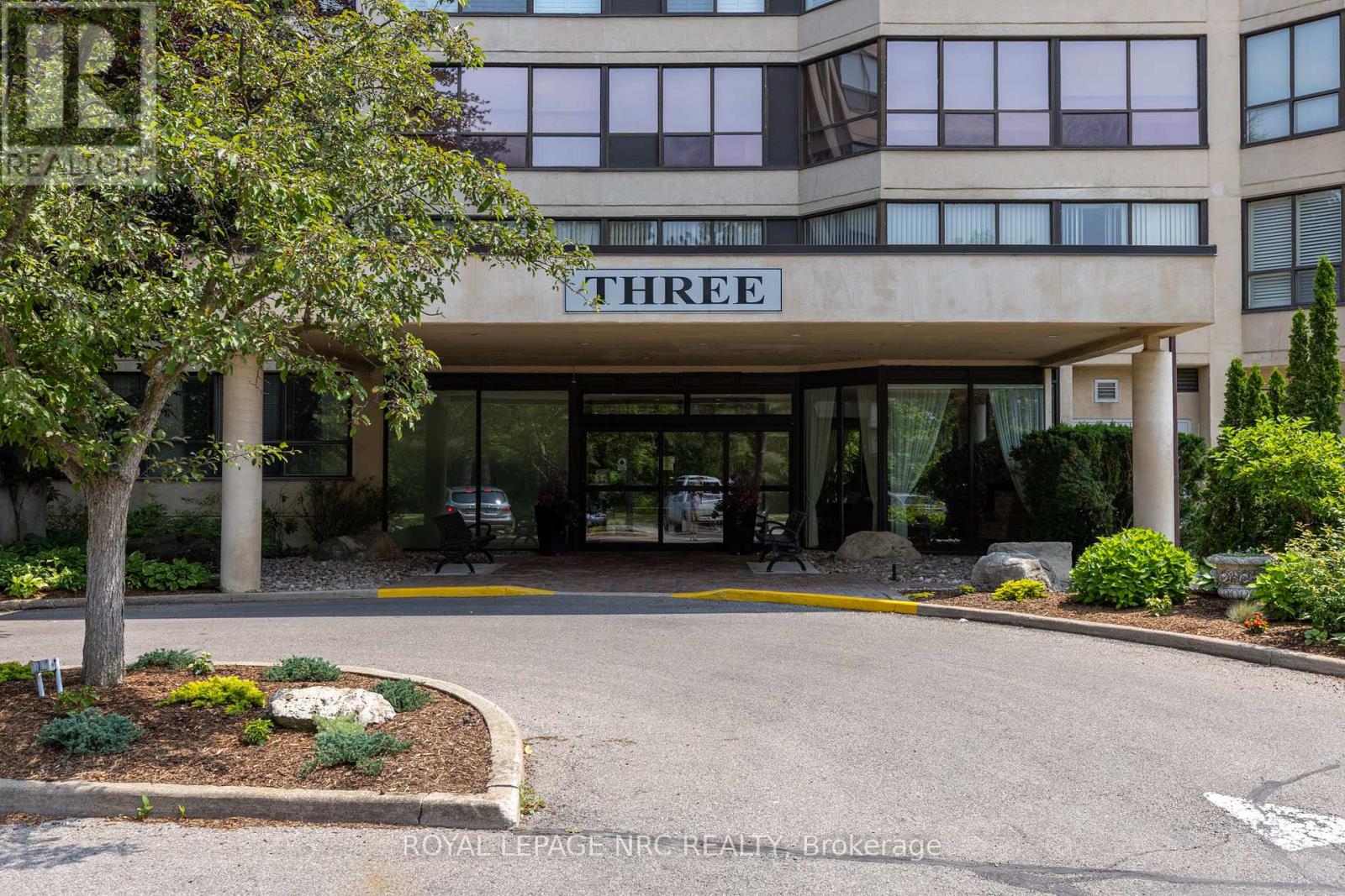 804 - 3 Towering Heights Boulevard, St. Catharines, Ontario  L2T 4A4 - Photo 4 - X12749986