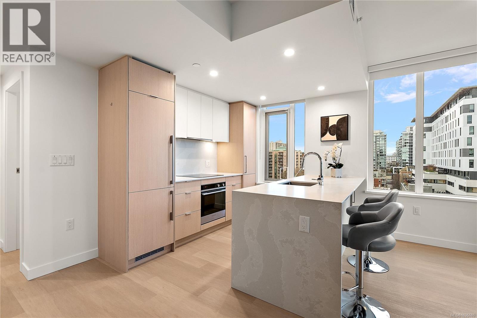 702 1100 Yates St, Victoria, British Columbia  V8V 0H5 - Photo 7 - 1026680