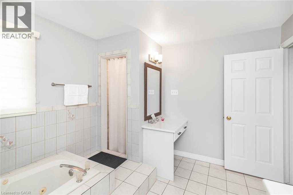 39 Guildwood Drive, Hamilton, Ontario  L9C 6S3 - Photo 28 - 40812501