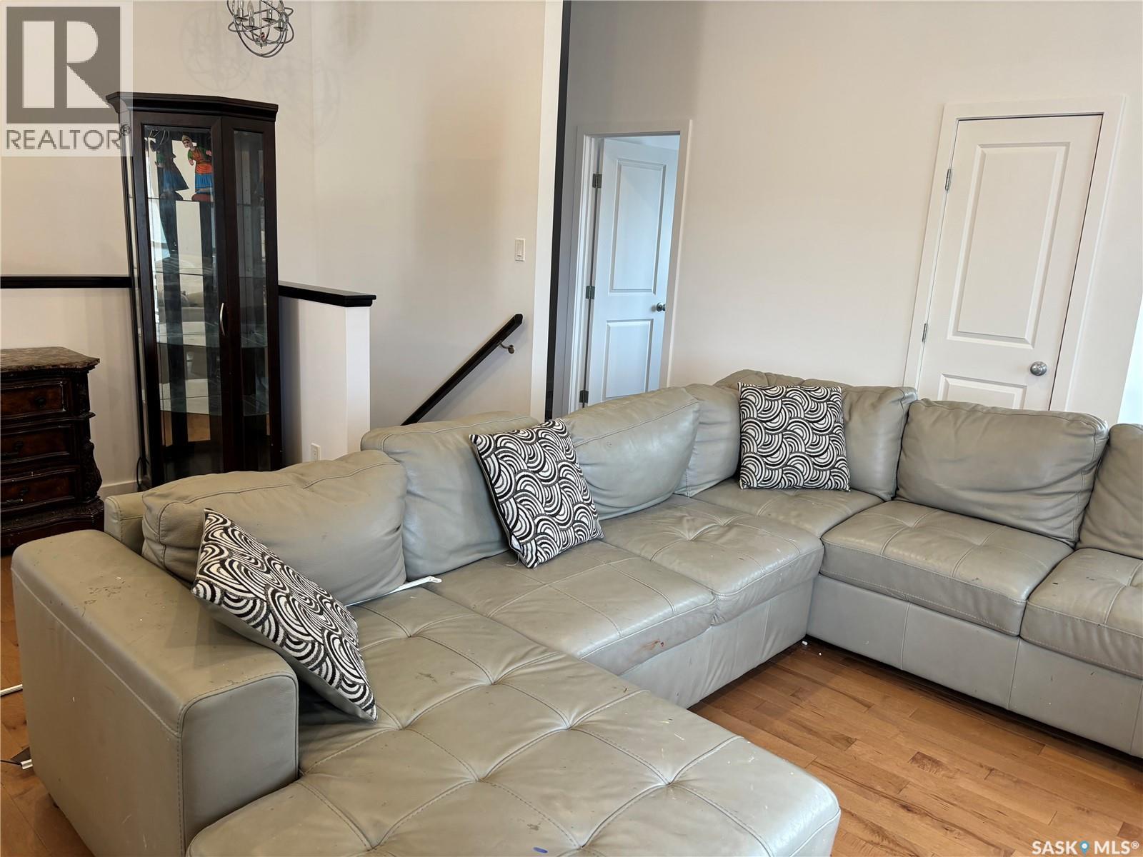 436 Ridgedale Street, Swift Current, Saskatchewan  S9H 5R9 - Photo 5 - SK030482