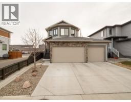 327 Mildred Dobbs Boulevard N, Lethbridge, Alberta