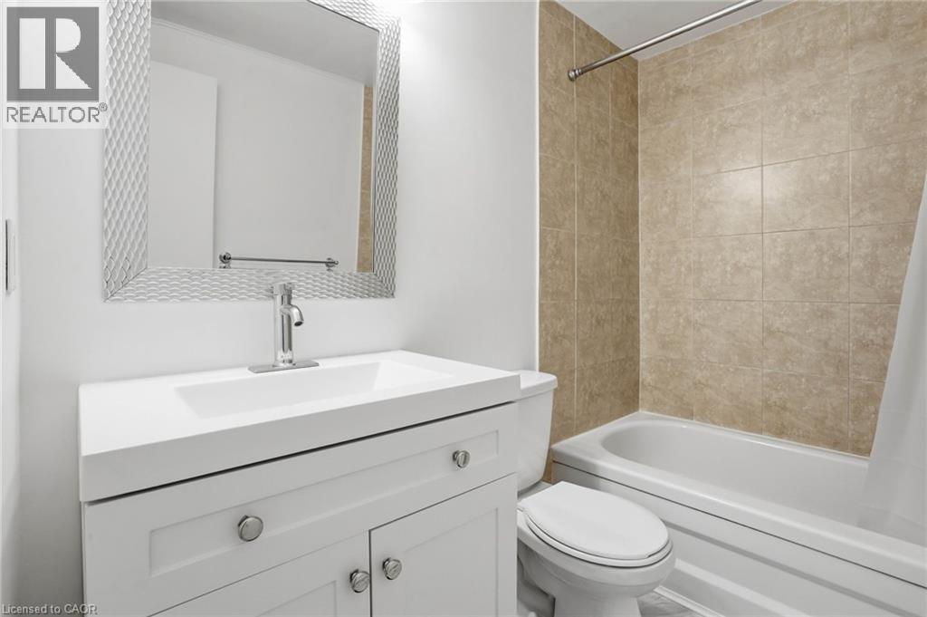 7 Calcott Court, Thorold, Ontario  L2V 4J9 - Photo 18 - 40811100