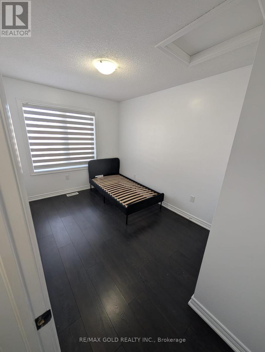 18 Faye Street, Brampton (Bram East), Ontario  L6P 4M9 - Photo 11 - W12750198