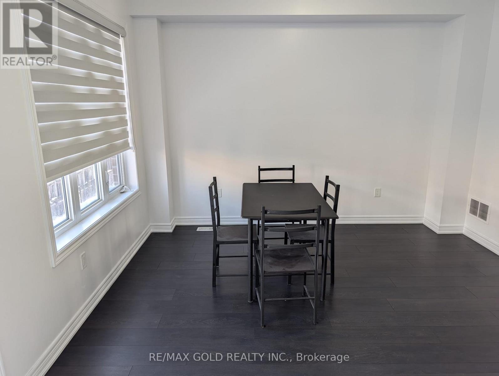 18 Faye Street, Brampton (Bram East), Ontario  L6P 4M9 - Photo 5 - W12750198