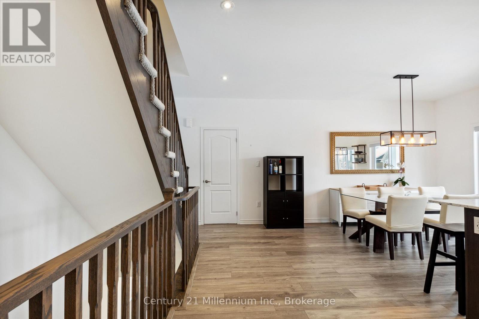 33 Dunes Drive, Wasaga Beach, Ontario  L9Z 0J1 - Photo 11 - S12887296