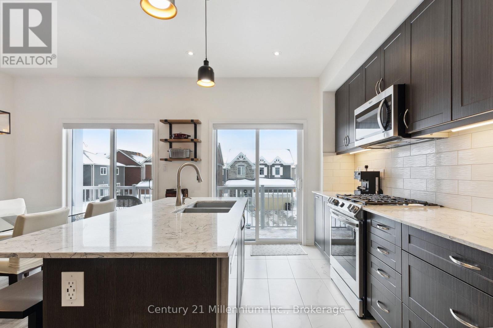 33 Dunes Drive, Wasaga Beach, Ontario  L9Z 0J1 - Photo 13 - S12887296