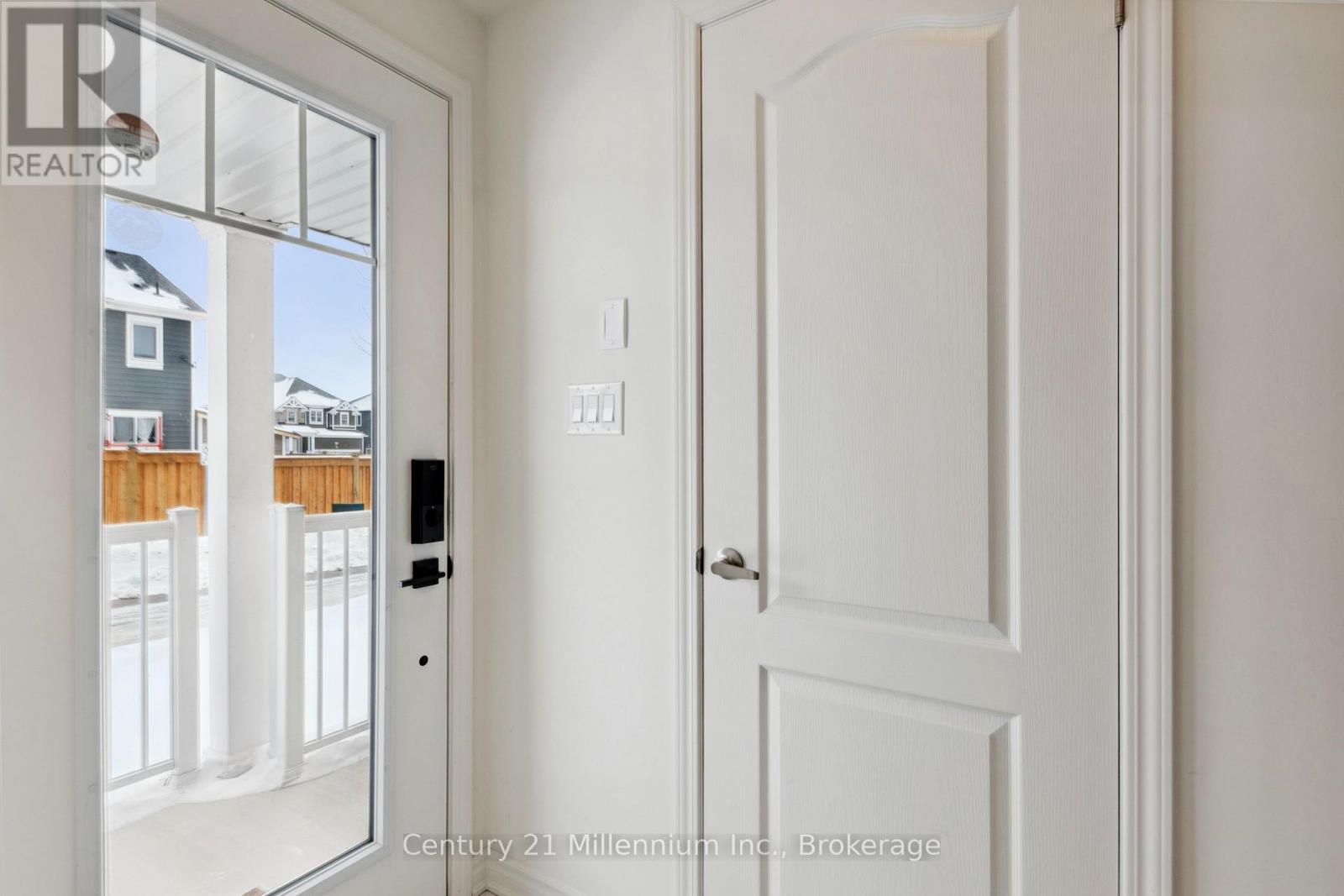 33 Dunes Drive, Wasaga Beach, Ontario  L9Z 0J1 - Photo 7 - S12887296