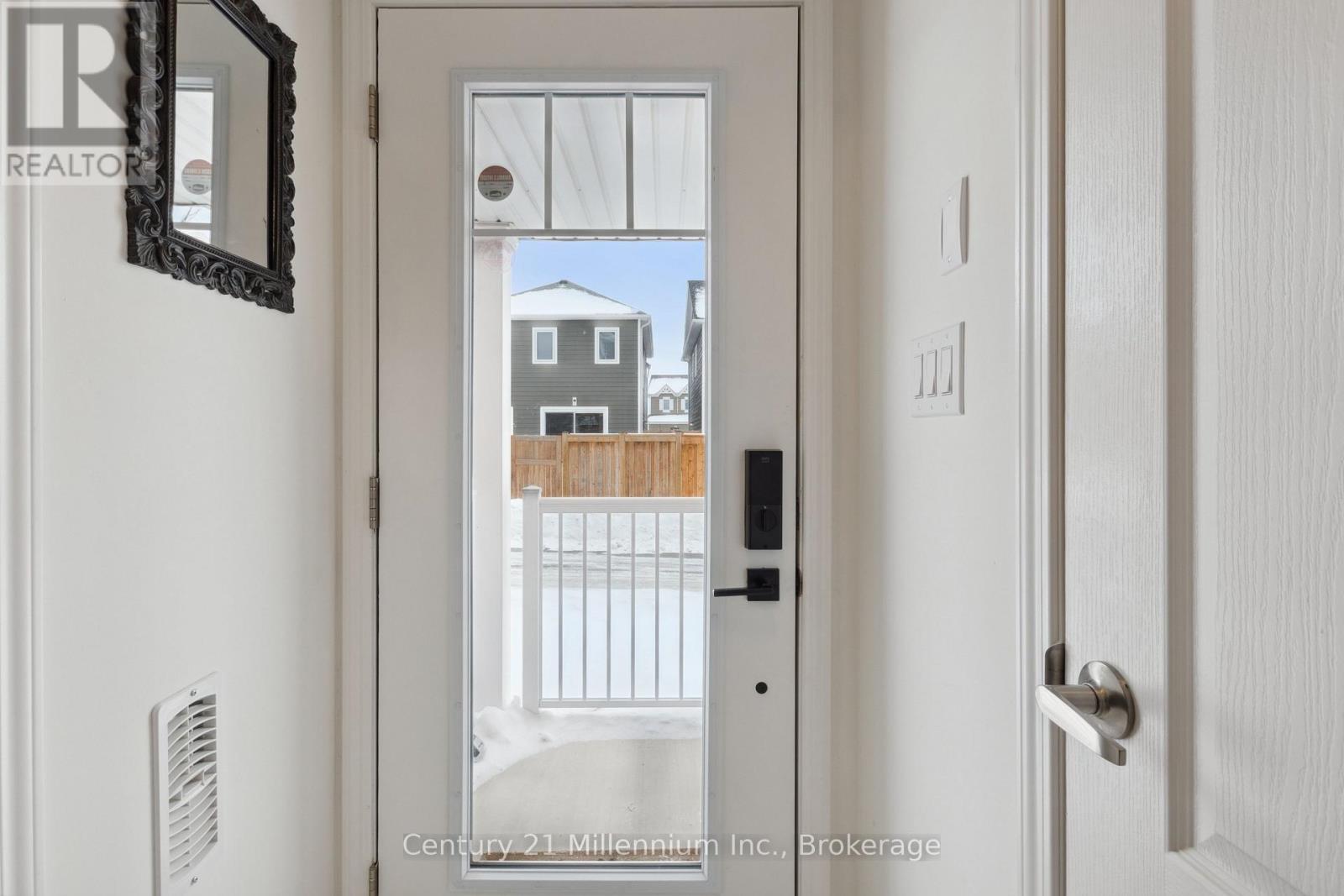 33 Dunes Drive, Wasaga Beach, Ontario  L9Z 0J1 - Photo 8 - S12887296