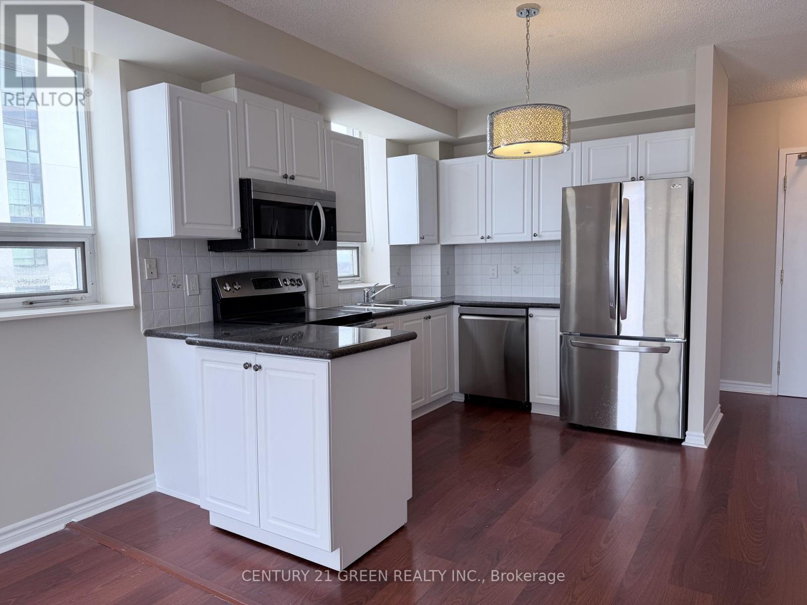 1103 - 200 Burnhamthorpe Road E, Mississauga, Ontario  L5A 4L4 - Photo 8 - W12884852