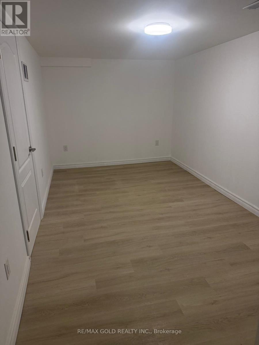 3769 Brandon Gate Drive, Mississauga, Ontario  L4T 3N1 - Photo 6 - W12885658