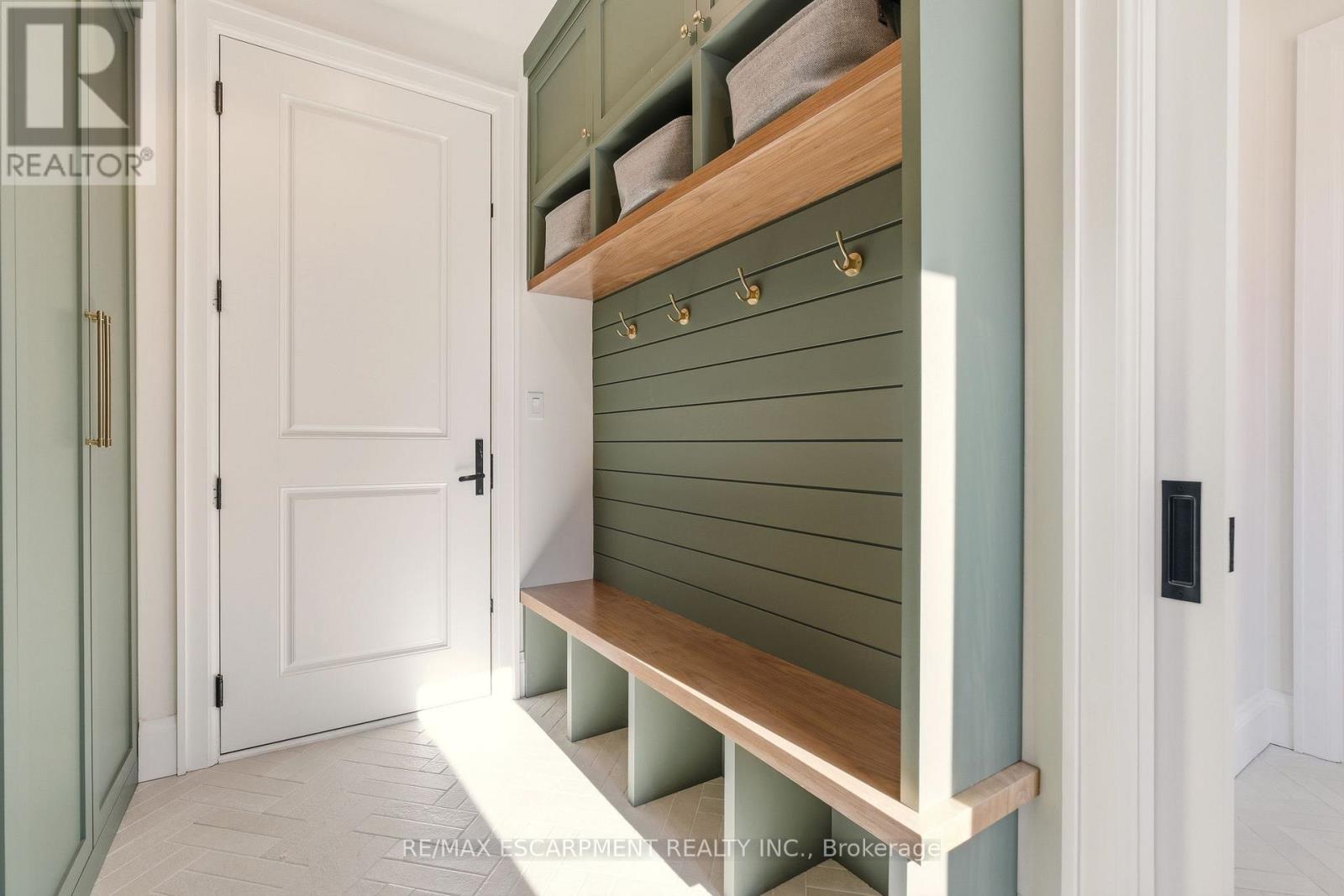 940 Gorton Avenue, Burlington, Ontario  L7T 1S5 - Photo 19 - W12886888