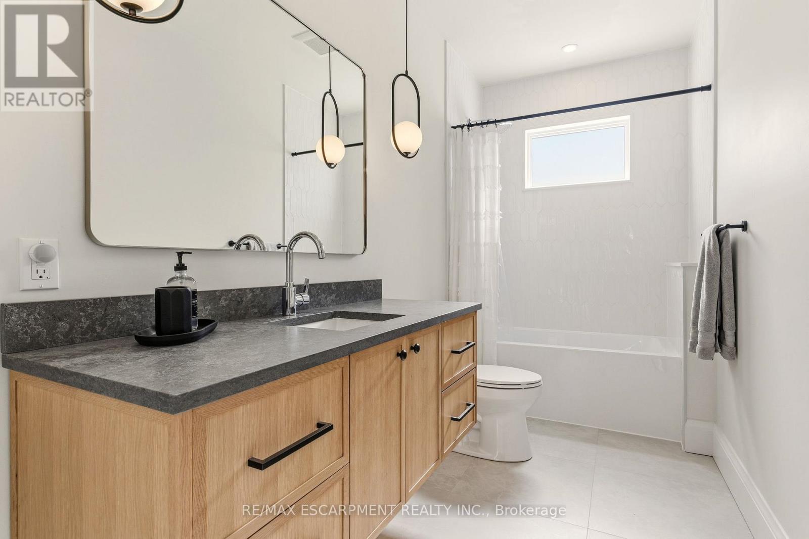 940 Gorton Avenue, Burlington, Ontario  L7T 1S5 - Photo 21 - W12886888