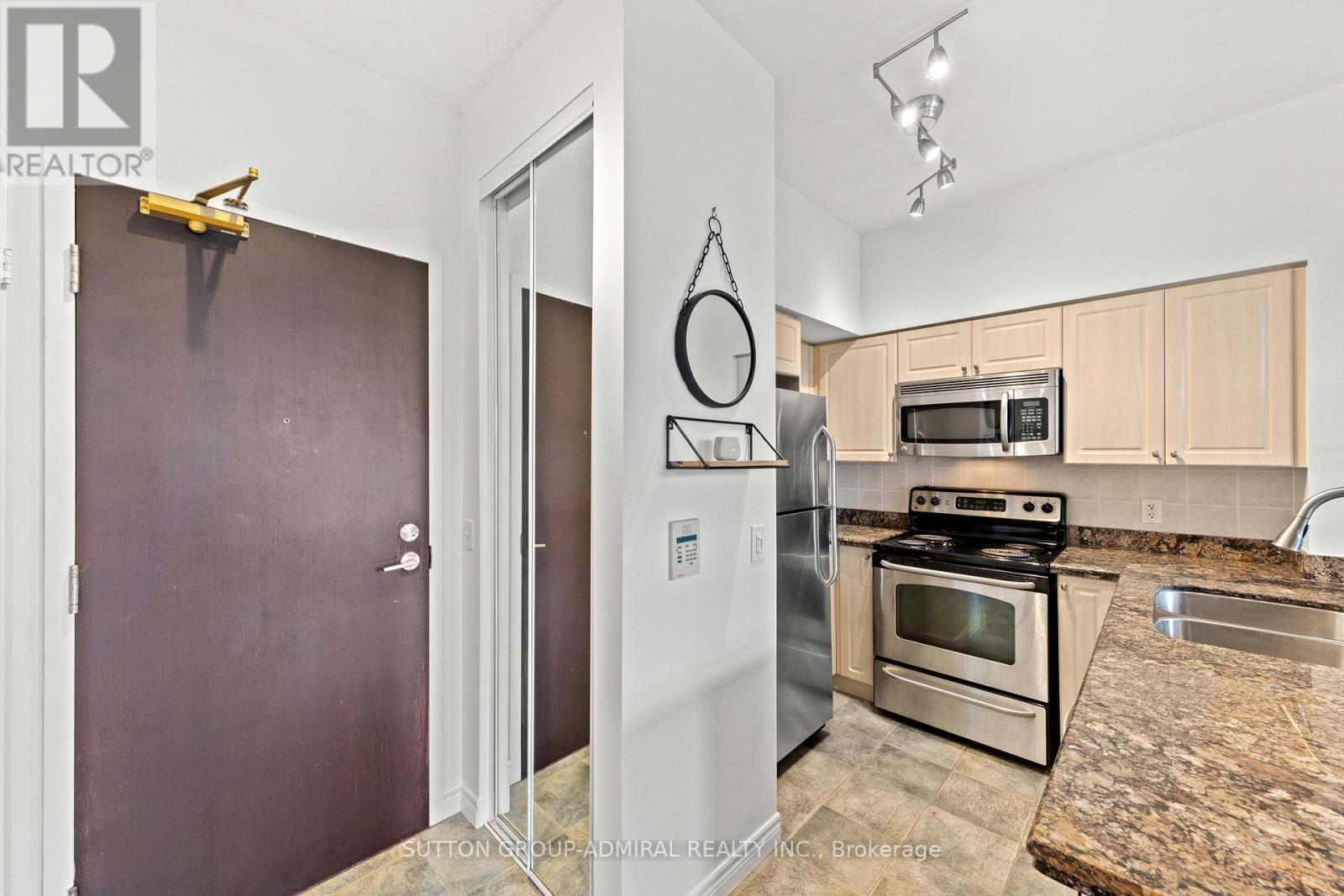 210 - 51 Lower Simcoe Street, Toronto, Ontario  M5J 3A2 - Photo 3 - C12887228