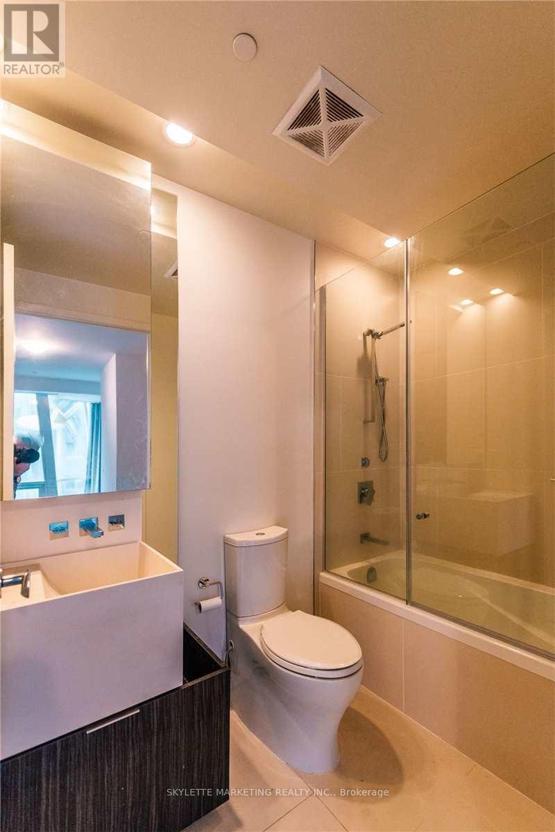 422 - 1 Bloor Street E, Toronto, Ontario  M4W 0A8 - Photo 16 - C12887262