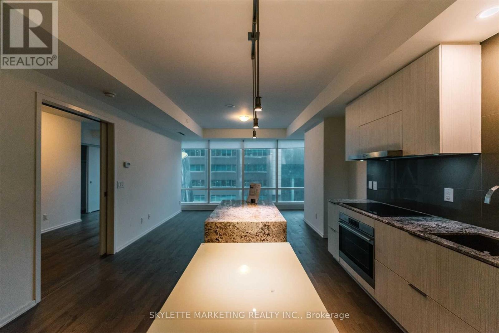 422 - 1 Bloor Street E, Toronto, Ontario  M4W 0A8 - Photo 2 - C12887262