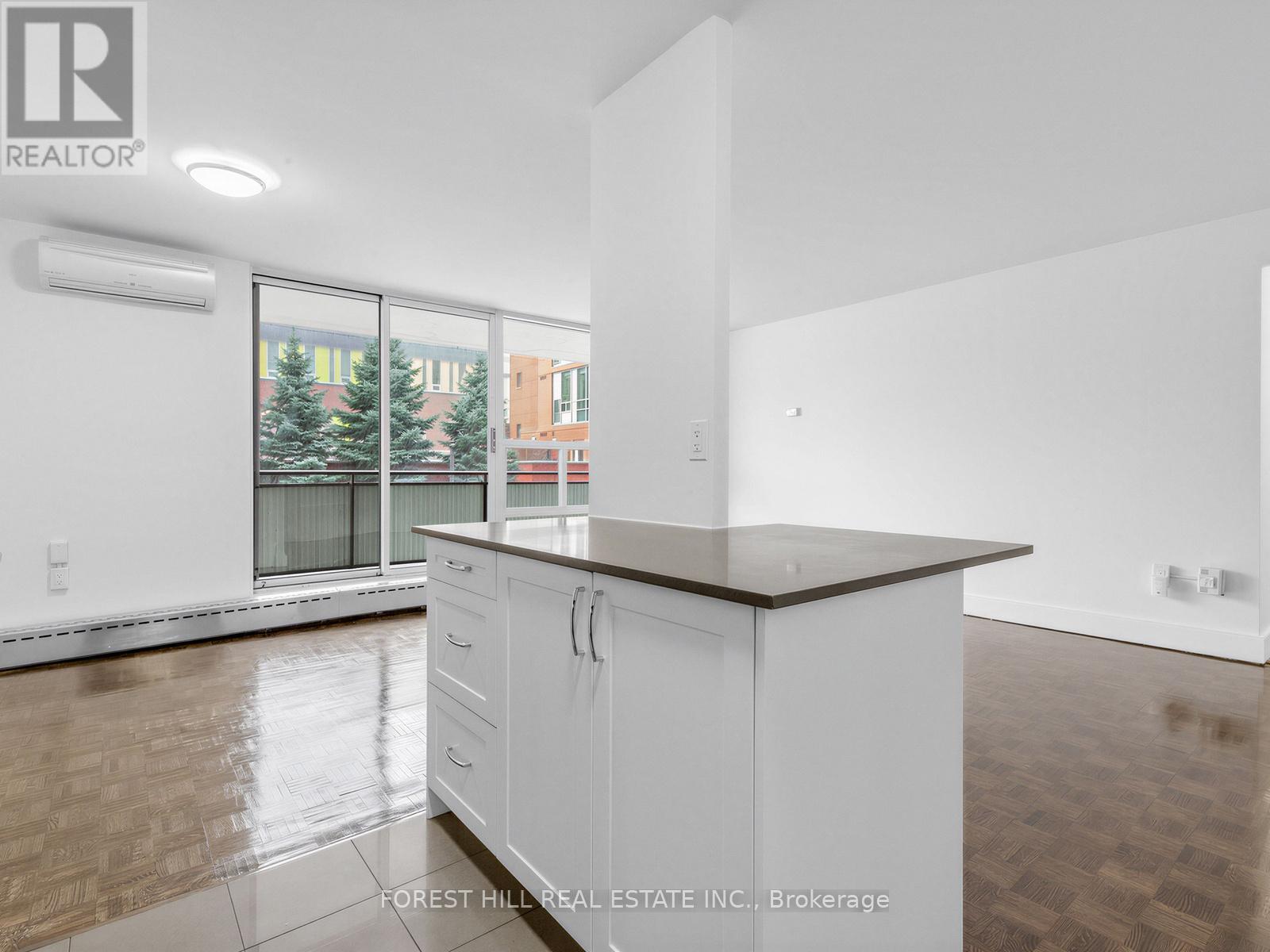 202 - 35 Walmer Road, Toronto, Ontario  M5R 2X3 - Photo 12 - C12887266