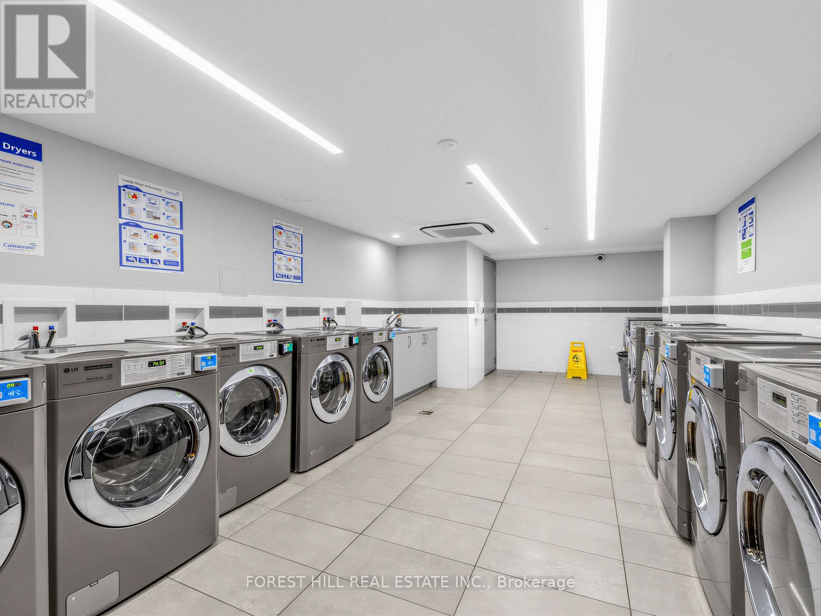 202 - 35 Walmer Road, Toronto, Ontario  M5R 2X3 - Photo 27 - C12887266