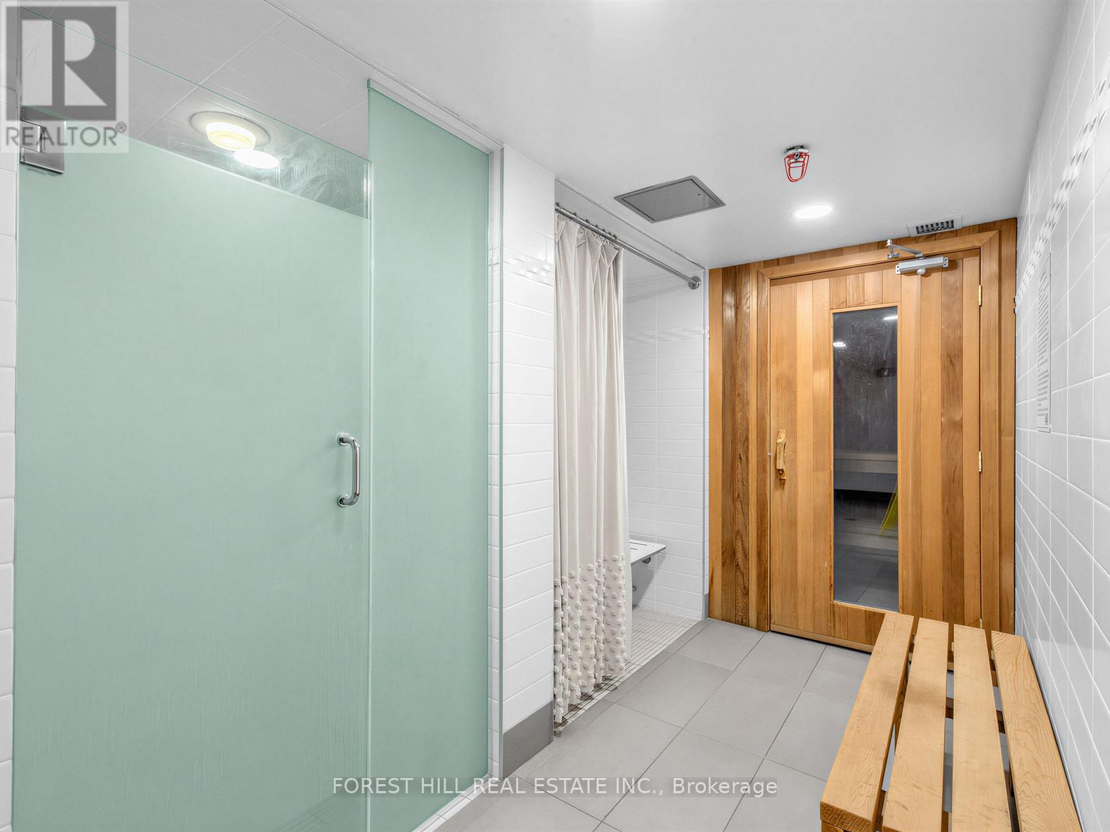 202 - 35 Walmer Road, Toronto, Ontario  M5R 2X3 - Photo 28 - C12887266