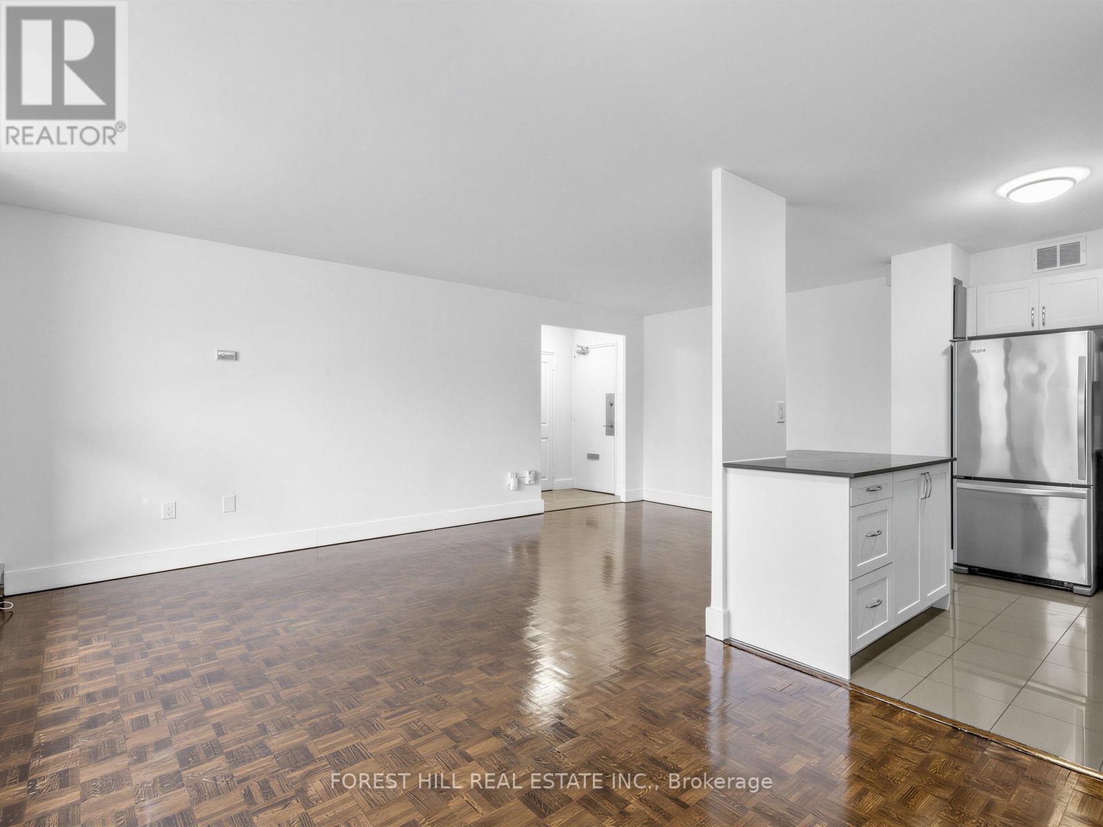 202 - 35 Walmer Road, Toronto, Ontario  M5R 2X3 - Photo 8 - C12887266