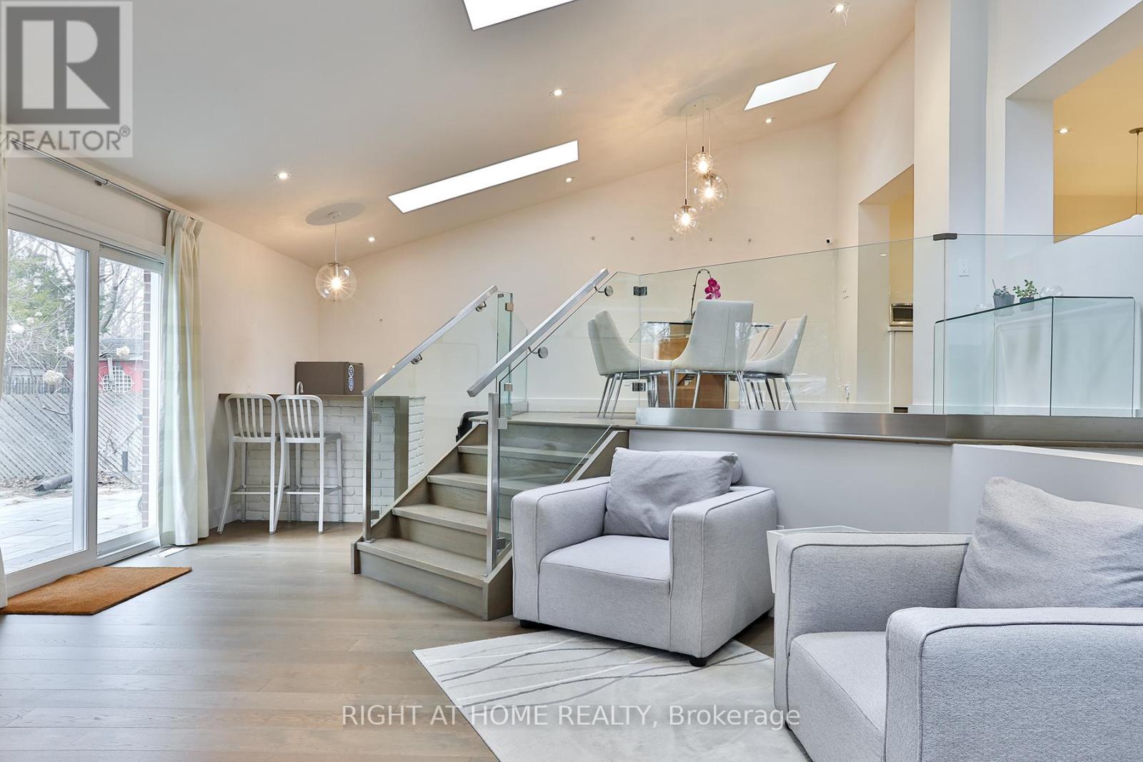 34 Scarcliff Gardens, Toronto (Guildwood), Ontario  M1E 2A2 - Photo 9 - E12887220