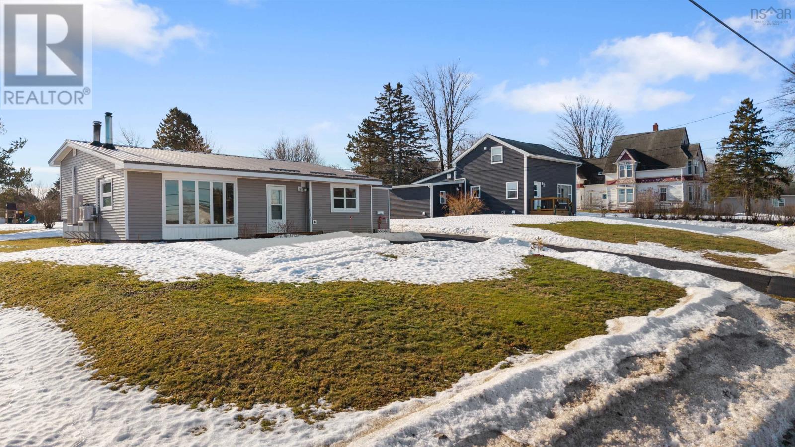 255 Victoria Street E, Amherst, Nova Scotia