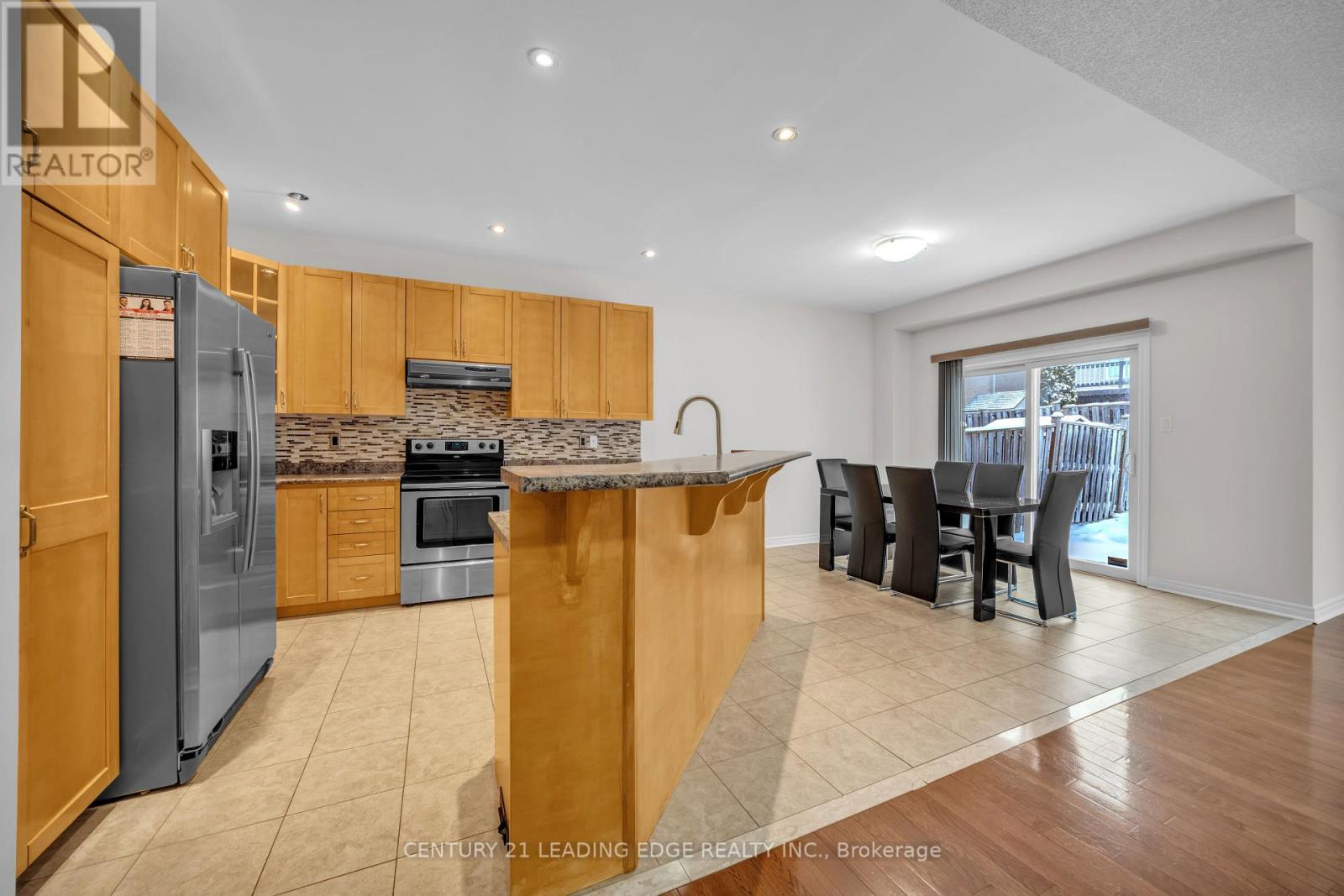 66 Woodbury Crescent, Newmarket (Summerhill Estates), Ontario  L3X 2T2 - Photo 10 - N12887206