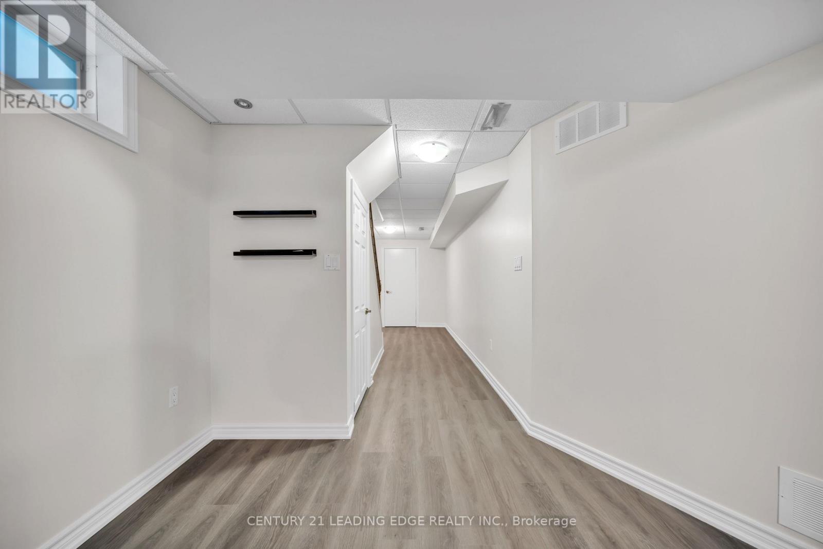 66 Woodbury Crescent, Newmarket (Summerhill Estates), Ontario  L3X 2T2 - Photo 32 - N12887206