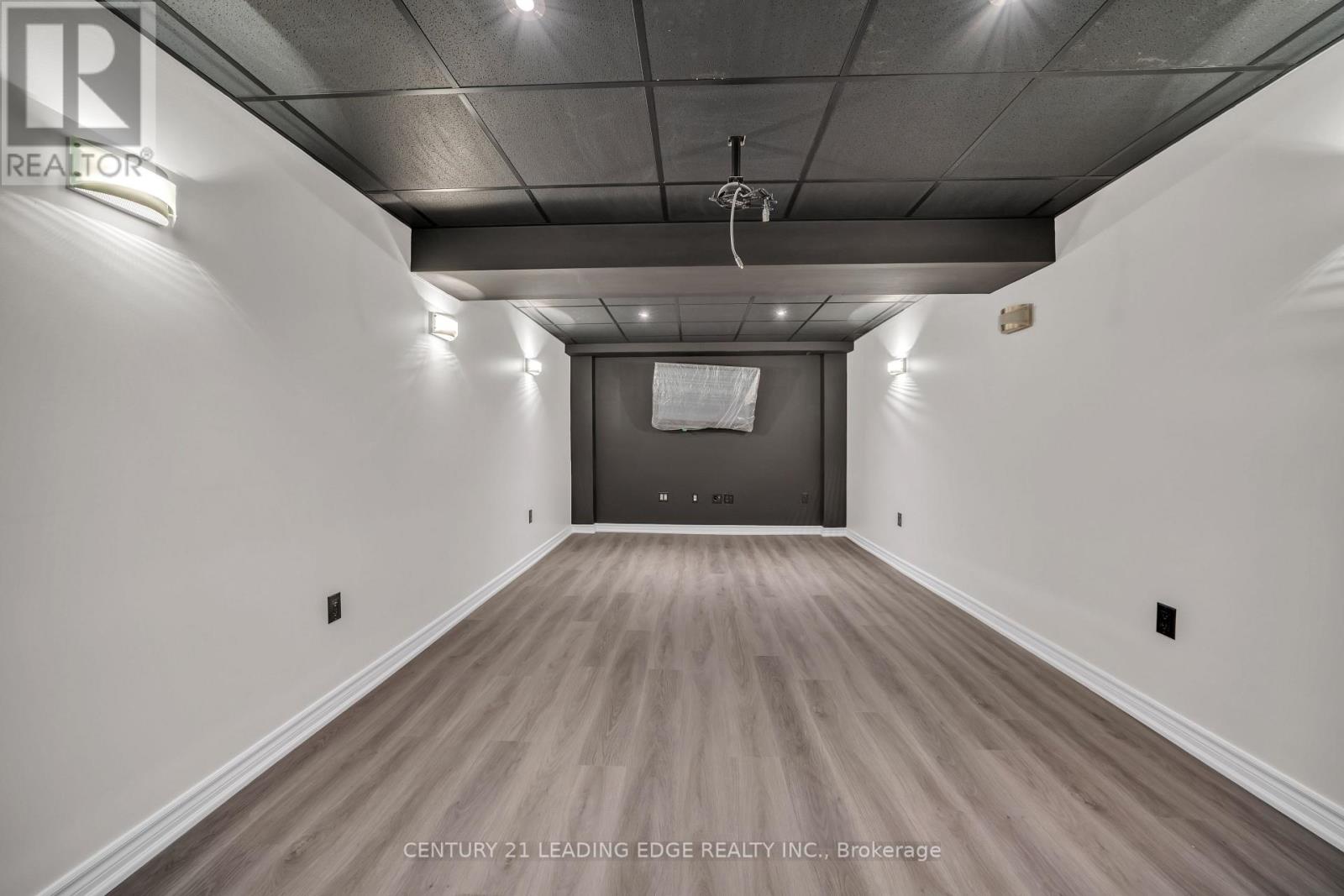 66 Woodbury Crescent, Newmarket (Summerhill Estates), Ontario  L3X 2T2 - Photo 35 - N12887206