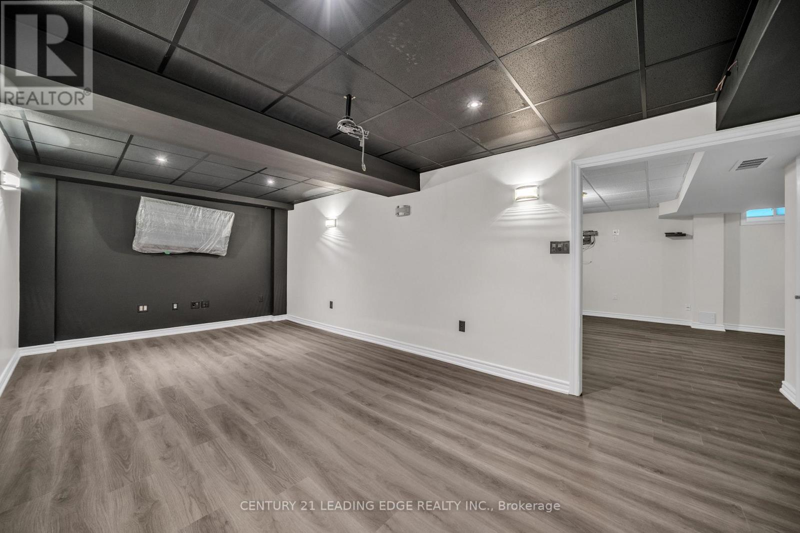 66 Woodbury Crescent, Newmarket (Summerhill Estates), Ontario  L3X 2T2 - Photo 36 - N12887206