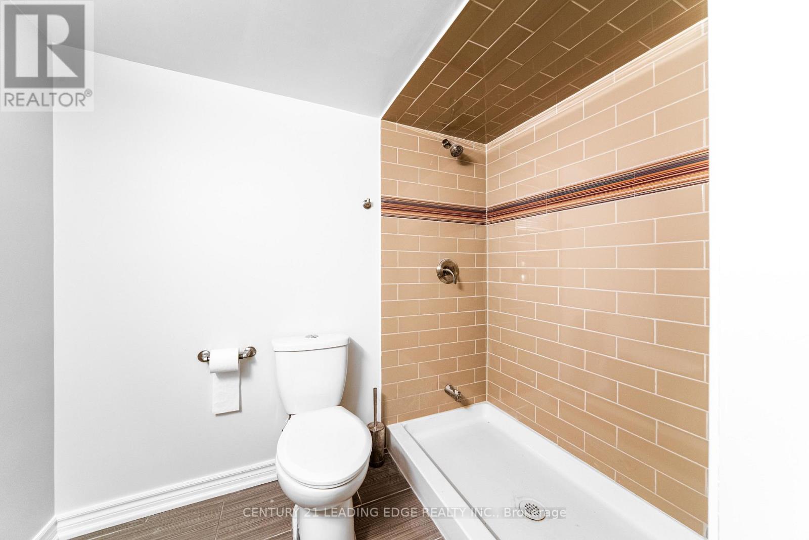 66 Woodbury Crescent, Newmarket (Summerhill Estates), Ontario  L3X 2T2 - Photo 38 - N12887206