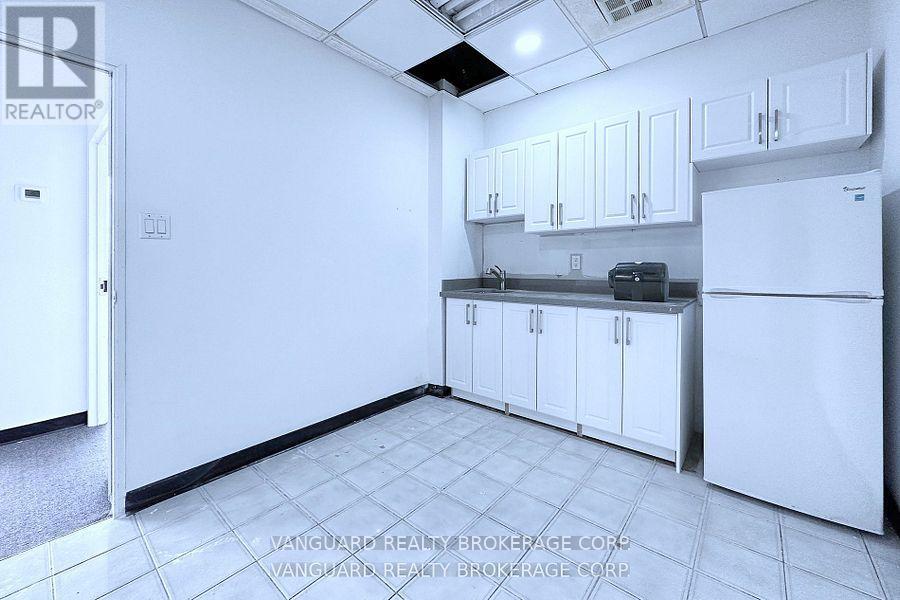 200 - 681 Rowntree Dairy Road, Vaughan (Pine Valley Business Park), Ontario  L4L 5T9 - Photo 22 - N12887248