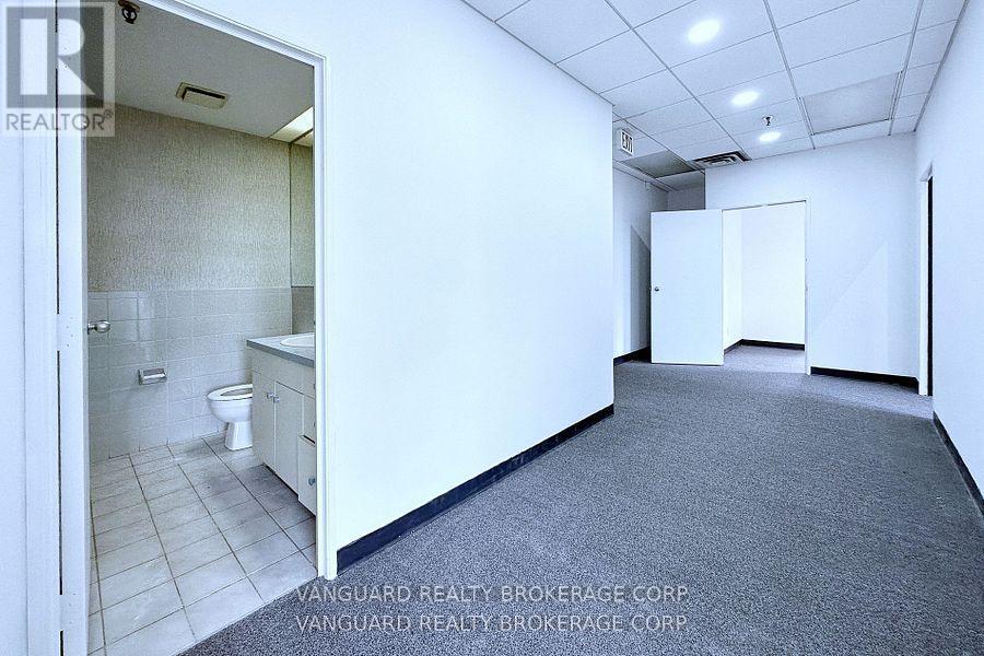 200 - 681 Rowntree Dairy Road, Vaughan (Pine Valley Business Park), Ontario  L4L 5T9 - Photo 24 - N12887248