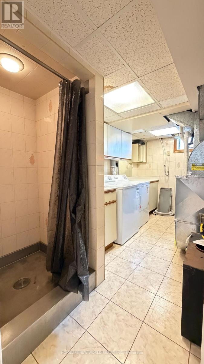 Basement - 5 Rockport Crescent, Richmond Hill (Crosby), Ontario  L4C 2L5 - Photo 10 - N12887258