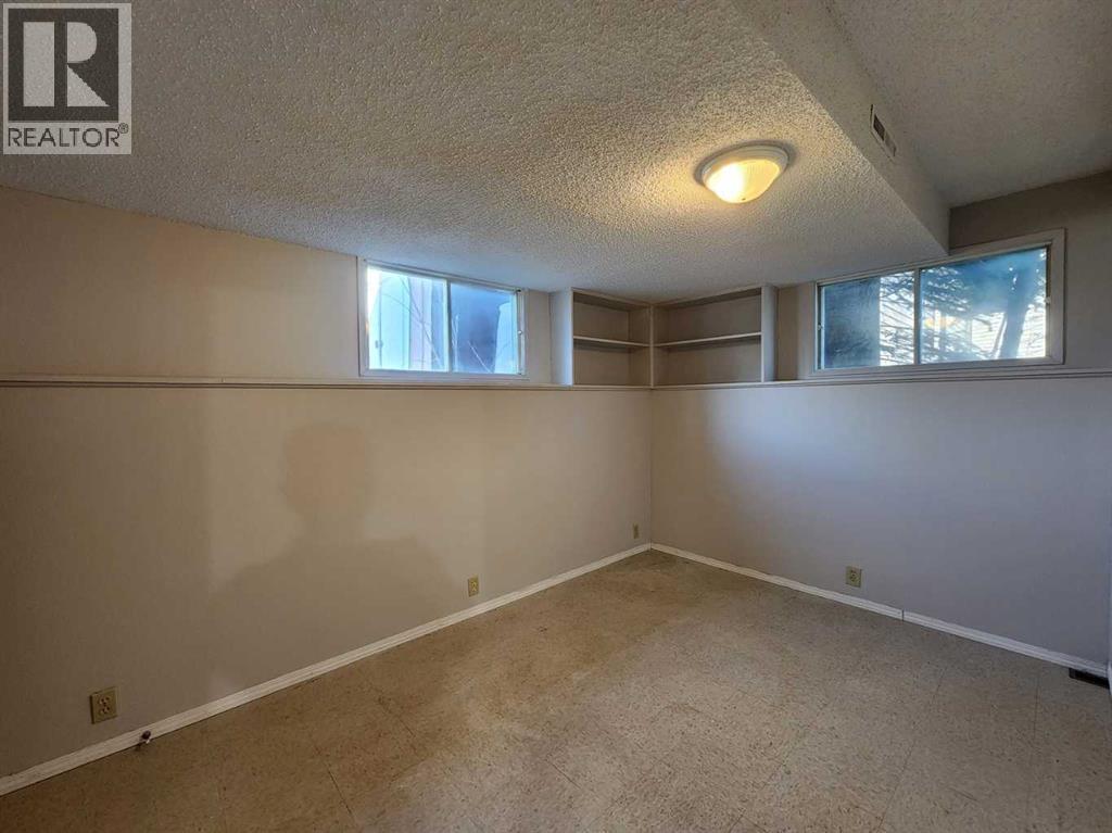 48 Bermondsey Court Nw, Calgary, Alberta  T3K 1V7 - Photo 31 - A2287982