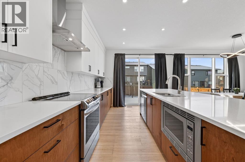 19 Rowley Park Nw, Calgary, Alberta  T3l 0G6 - Photo 10 - A2293267