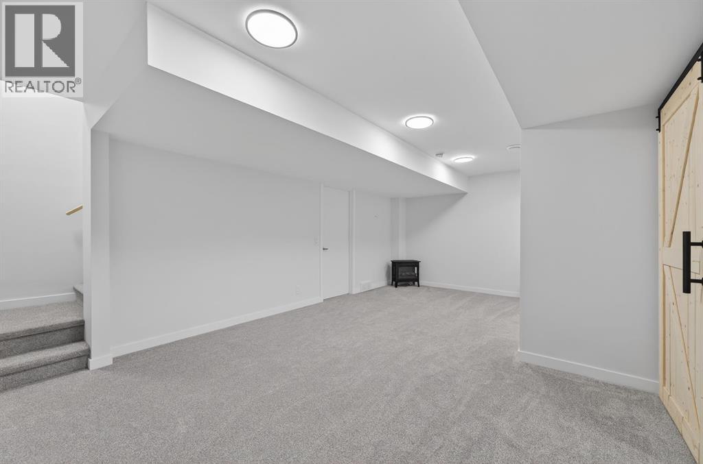 19 Rowley Park Nw, Calgary, Alberta  T3l 0G6 - Photo 35 - A2293267