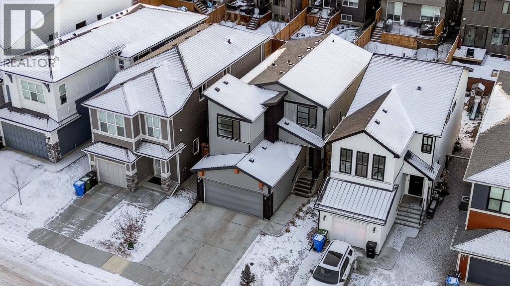 19 Rowley Park Nw, Calgary, Alberta  T3l 0G6 - Photo 3 - A2293267
